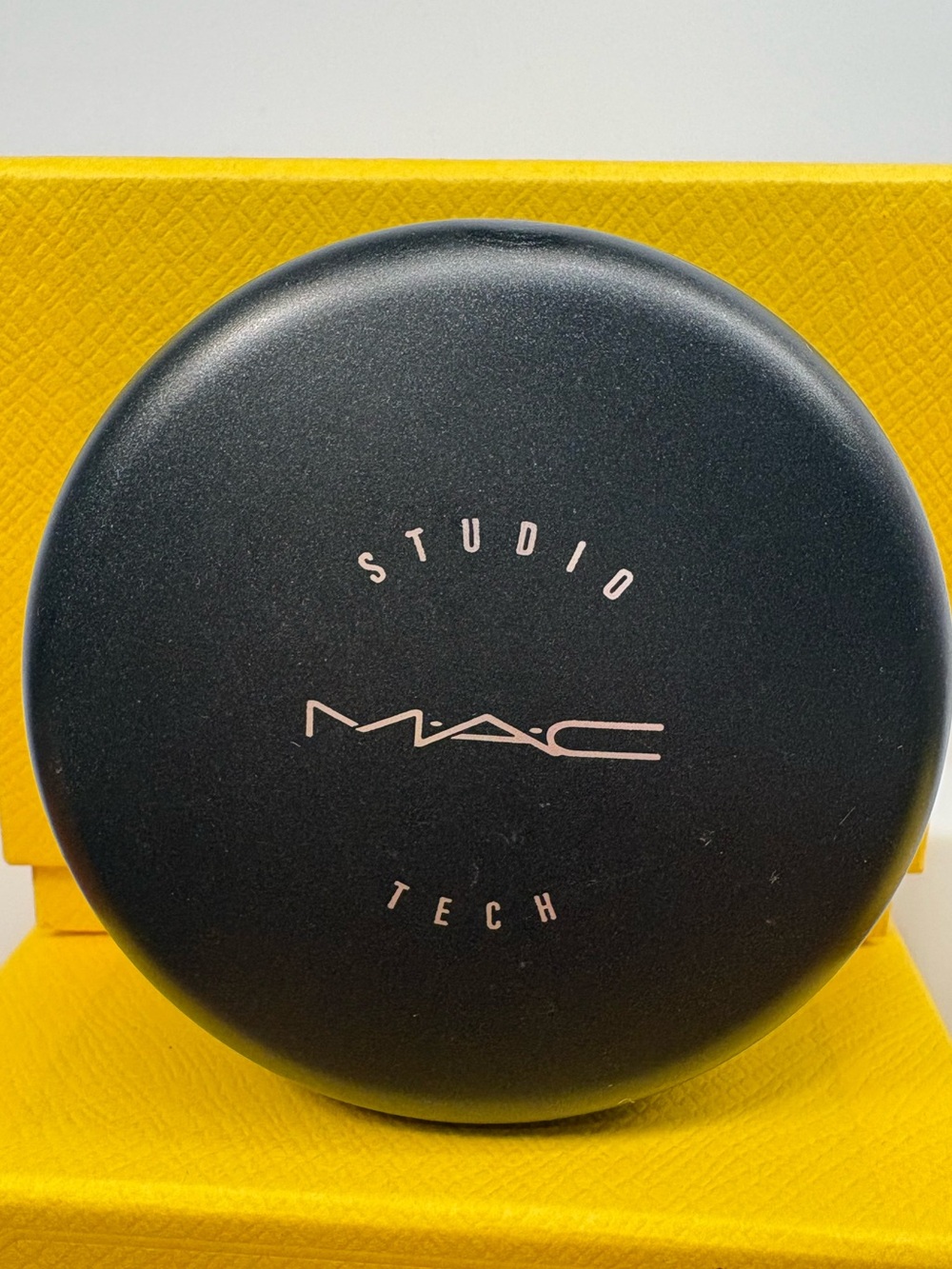 VINTAGE ORIGINAL FORMULA MAC Studio TECH Foundation - NC42!